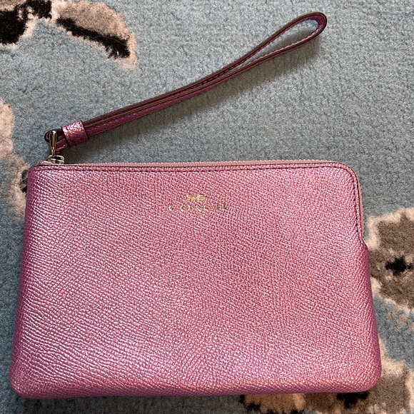 Coach wristlet - Picture 1 of 7
